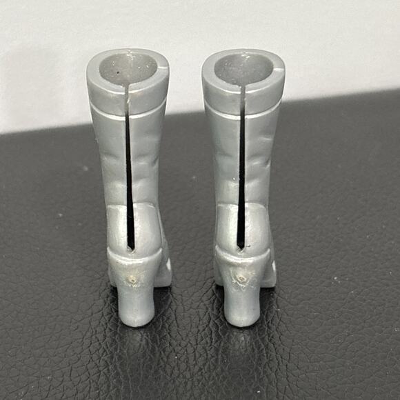 MATTEL Barbie Fashion Fever Silver Replacement Boots - Picture 4 of 5